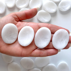 Vente en gros de pierre de pouce de jade blanche sculptée en cristal pierre naturelle d'énergie de guérison Feng Shui à usage thérapeutique - Product Image 3