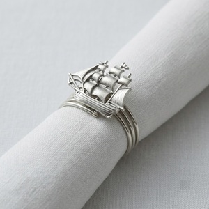 Luxury Silver Hammered Metal Leaf Napkin Rings Elegant Zinc Alloy Napkin Holder Buckle For Wedding Party Hotel Restaurant <b>Table</b> - Product Image 5
