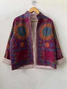 Abrigo Corto de Tela con Estilo de Bata y Diseño Exclusivo, Chaqueta de Invierno para Mujer Hecha a Mano con Bordado Suzani, al Mejor Precio - Product Image 5