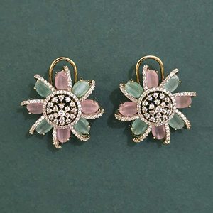 Dernières boucles d'oreilles tendance avec zircon cubique et laiton plaqué rhodium, style classique pour femme, bijoux d'anniversaire d'Inde - Product Image 1