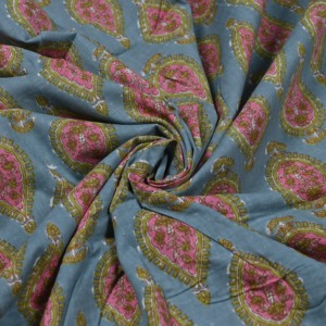 Tela de Algodón Kalamkari Orgánica y Ecológica con Estampado Floral Azul Cielo y Rosa de Jaipur, Textil Étnico Hecho a Mano para Ropa de Mujer - Product Image 5