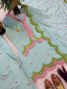 Ensemble Kurta traditionnel indien pakistanais pour femmes, bleu ciel, avec broderie de cœur rose, coupe ample, longueur au sol, tenue décontractée - Product Image 5