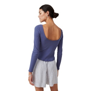 กางเกงขาสั้นผู้หญิงสำหรับฤดูร้อน ทรงปกติ สวมใส่สบาย ดีไซน์เชือกผูกเอว ออกแบบตามสั่ง OEM ขายดีสำหรับชุดออกกำลังกาย - Product Image 5