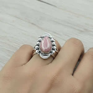 Bague vintage en rhodochrosite en forme de poire, argent sterling 925, plaqué or rose et or jaune, bijou bohème fait main, design unique - Product Image 2