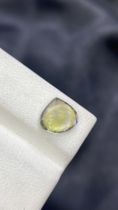 Pierre naturelle certifiée Tanzanite Sirène non chauffée, taille cœur, couleur excellente, Zoisite naturelle, 3,26 carats, nette à la loupe - Product Image 4