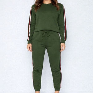 Survêtement de sport d'hiver pour femmes - Coutures durables, respirant et écologique, style streetwear, coupe confortable pour l'entraînement - Product Image 1
