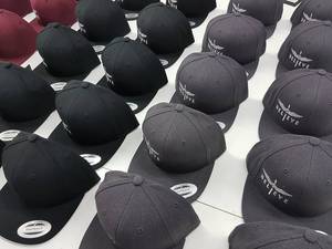 Gorra Trucker Premium Protect Style Apparels con Corona Estructurada, Ligera y Cómoda, Bordado Personalizado, Cierre Trasero Ajustable - Product Image 5