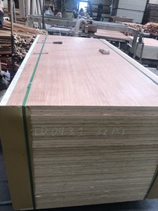 ไม้อัดเชิงพาณิชย์จากโรงงานเวียดนาม ขนาด 21 มม. 13 ชั้น ไม้บินตังกอร์ โอคูเมะ เบิร์ช ทนความชื้นมาตรฐาน E0 E1 สำหรับงานก่อสร้างอาคารสำนักงาน - Product Image 4