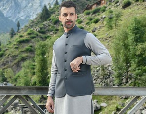 Shalwar Kameez pour hommes, vêtements traditionnels de qualité supérieure, tissu doux et respirant, coupe confortable et décontractée pour un usage quotidien - Product Image 5
