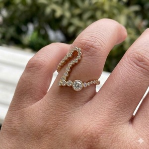 Bague de promesse unique en or 14 carats antique avec lettre L sertie clos et diamant rond de laboratoire, idéale pour les mariages et les fêtes, cadeau pour les amoureux - Product Image 5
