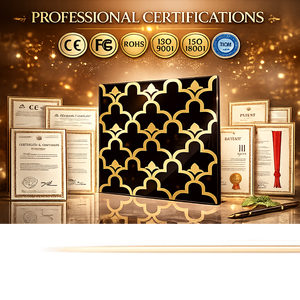 Arte de Pared Acrílico Islámico Negro y Dorado de Lujo con Diseño Moderno de Cuatro Hojas - Product Image 5