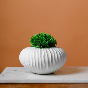 Dual Tone Metal Flower <b>Vase</b> Designer Finish <b>Decorative</b> <b>Vase</b> for Living Room Dining Table Home Decor and Gifting Use - Product Image 4