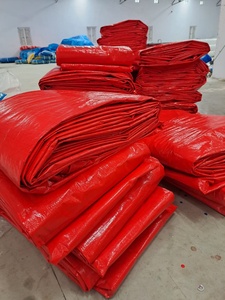 ผ้าใบกันน้ำ PE แบบเรียบสำหรับขายส่ง ผ้าคลุมหลังบ้านแบบหนา โครงสร้างบังแดดแบบพกพา มีจำหน่ายจำนวนมาก - Product Image 1