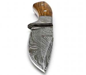 Couteau utilitaire artisanal en acier Damas à pointe tombante, manche en bois naturel avec garde intégré, outil de traitement sur site - Product Image 2