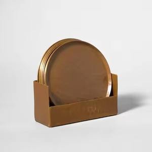 Juego de posavasos metálicos modernos para bebidas, con superficie elegante que protege. - Product Image 2