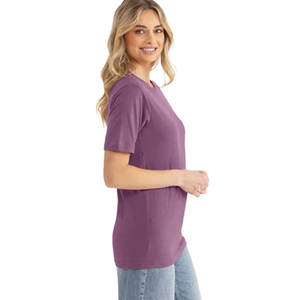 Camiseta Premium Ajustada de Cuello Redondo para Mujer, Diseño de Lujo, 65% Poliéster, 35% Algodón Peinado Anillado, Corte Regular - Product Image 2
