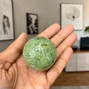 Esferas de cristal de prehnita de alta calidad al por mayor, bolas de piedras preciosas de cuarzo verde natural para meditación y decoración del hogar - Product Image 5