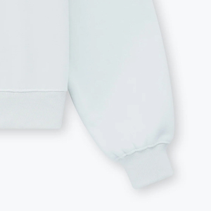 Sudadera Blanca para Mujer con Cuello Alto, Diseño Moderno con Logotipo Personalizado, Alta Calidad, 350 g/m², 100% Algodón, para Otoño - Product Image 3