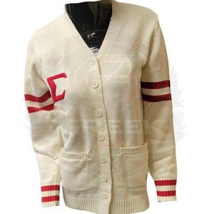 Personnalisé | 1913 |   Sororité DST | delta |   Cardigan en acrylique tricoté pour femme, style universitaire grec, avec logo brodé et boutons sur le devant - Product Image 5