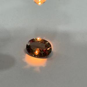 Pierre précieuse diopside naturelle taille ovale, changeant de couleur vert à orange, 6,59 carats, certifiée IGI, origine turque, pour la fabrication de bijoux - Product Image 5