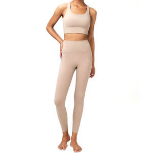 Conjunto de Yoga para Mujer, Moderno, Cómodo, Ajustado, Transpirable, de Alto Rendimiento para Correr y Hacer Ejercicio, para Adultos - Product Image 1