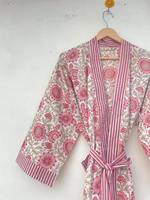 Robe kimono en coton à imprimé floral – Vêtements de plage et de détente pour l'été