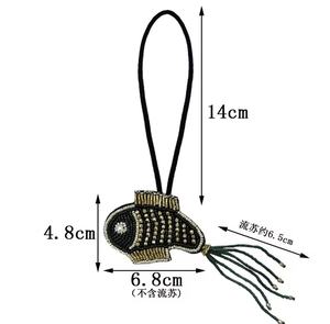 Llaveros de fiesta vintage hechos a mano con diamantes de imitación, color azul y blanco, con letras del alfabeto multicolor y dijes de pulsera con iniciales. - Product Image 2