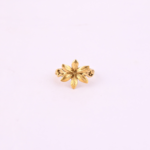 Bague au design élégant à motif floral, plaquée or, pour femmes - Product Image 1