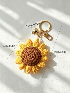 Llavero de Girasol de Ganchillo Tradicional Personalizado con Colgante de Abeja y Mariposa, Regalo para Coche para Niñas - Product Image 4