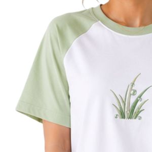 Camiseta de Manga Corta para Mujer, Blanca y Verde Menta, Estilo Raglán, con Estampado Gráfico Minimalista de Naturaleza, Cuello Redondo, Algodón, Informal, Personalizable OEM ODM - Product Image 4