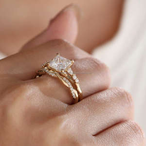 Anillo de Compromiso y Matrimonio Arin Eternity Band con Diamante Cultivado en Laboratorio con Corte Marquise, Certificado IGI/GIA, Oro Blanco de 14k, Regalo de Joyería para Mujer - Product Image 3