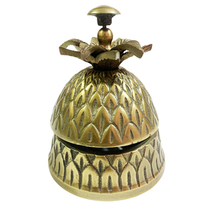 Cloche décorative en laiton avec base en bois dur, style victorien, accessoire de bureau pour les bureaux de direction et les hôtels de luxe - Product Image 5