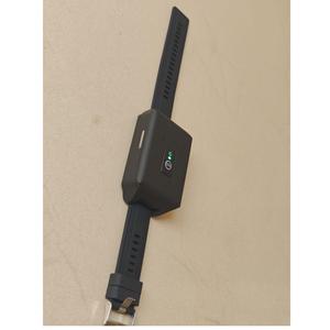 Reloj GPS de Seguridad Personal con Botón de Pánico y Aplicación de Monitoreo Familiar, Calidad de Exportación, Disponible para la Venta - Product Image 2