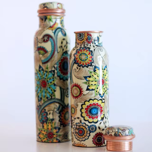 Muestra Gratuita de Botella de Cobre Pulido Hecha a Mano, Diseño Impreso Artesanal Natural para Bebidas, en Oferta, Botella de Plástico para Bebidas - Product Image 4