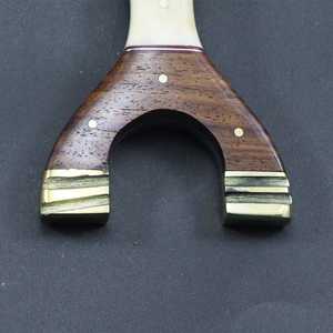 หนังสติ๊กไม้ทำมือพร้อมด้ามจับสีงาช้างและลายทองเหลือง ความยาว 5 นิ้ว - Product Image 5