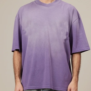 Camiseta de hombre 100% algodón de gramaje pesado, corte regular, lisa, con logotipo personalizado, diseño serigrafiado. - Product Image 5