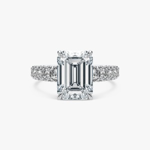 Anillo de Compromiso con Diamante Cultivado en Laboratorio, Corte Esmeralda, 2.7 Quilates, Oro Amarillo de 14K, Banda con Piedras Laterales, Joyería Nupcial Personalizada - Product Image 4