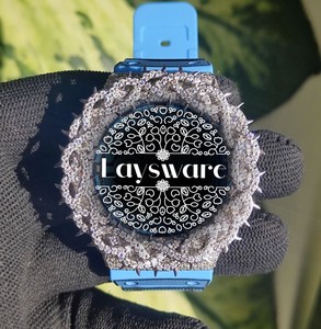 Reloj Laysware de Lujo con Diamantes Moissanite VVS, Resistente al Agua, Correa de Goma Azul Cielo, Bisel Plateado con Diseño de Espinas - Product Image 1