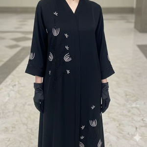 Robes de soirée/du soir de luxe pour femmes RN en tissu mat marbré importé, broderie de feuilles faite à la main, infroissable, silhouette droite - Product Image 6