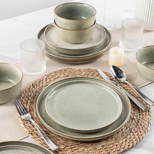 Ensemble d'assiettes en céramique Sage Harmony, glaçure lisse, bordure rustique, vaisselle durable empilable, parfait pour des repas élégants - Product Image 6