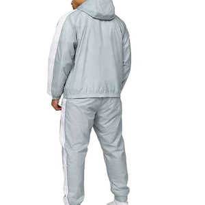 Ensemble survêtement coupe-vent homme personnalisé bicolore 2 pièces : veste à capuche et pantalon – Tenue de sport décontractée streetwear - Product Image 6