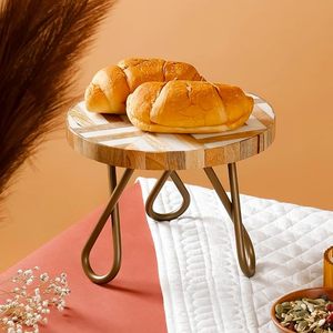 Support à gâteau rond en bois écologique vintage avec incrustation en résine et pieds en métal doré pour la présentation de desserts lors de mariages et d'anniversaires - Product Image 4