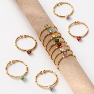 Anillo de Corazón Pequeño de 6MM Chapado en Oro con Gema - Anillo Apilable Hecho a Mano al por Mayor - Anillo de Latón con Baño de Oro Micronizado - Product Image 5