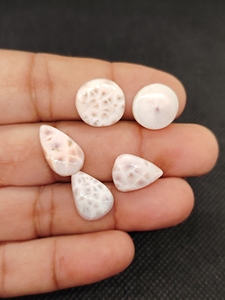 Cabujón de Piedra Preciosa de Thomsonita Rosa Natural para la Elaboración de Joyas - Product Image 1