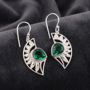 Pendientes Colgantes Bohemia de Plata 925 Niharika Gems con Esmeralda Verde Corte Pera y Engaste de Bisel, Diseño de Planta para Mujer, Regalo para Uso Diario o Fiestas - Product Image 6
