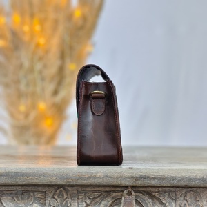 Nuevo Estilo Bolso de Hombro Bohemio Hecho a Mano en Cuero Genuino Marrón 100% con Grabado Floral de Piedra Turquesa para Mujer - Product Image 4