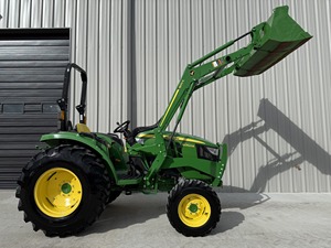 Tractor Agrícola Diésel John Deere 4052M Usado de Alta Calidad, 4x4, Motor Compacto de Gran Potencia y Alto Rendimiento para la Agricultura Moderna - Product Image 6
