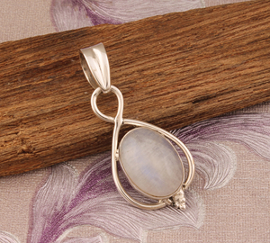 Wholesale Handcrafted Rainbow Moonstone Jewelry for Women Trendy Bohemian 925 Silver Pendant Genuine Gemstone Birthstone - Product Image 5