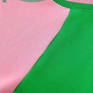 Sudadera Unisex AKA Rosa Verde de Felpa con Cuello Redondo y Espalda Negra, Cálida y Casual, con Parche Bordado, Estilo Urbano - Product Image 6