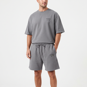 Ensemble de vêtements de sport pour hommes de haute qualité personnalisés pour l'été, short de course uni, t-shirt à manches courtes, ensemble pour hommes - Product Image 1